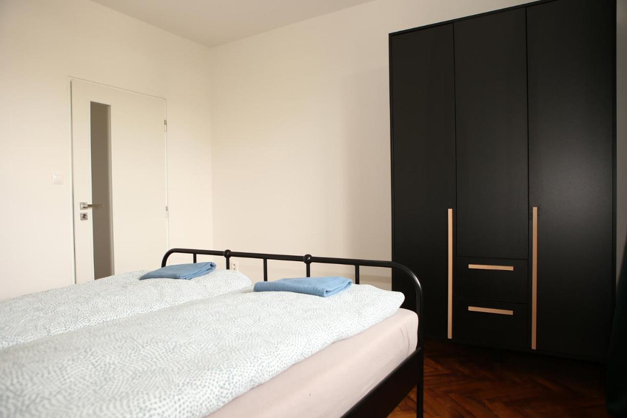 New Colorful Apartment With Big Balcony Bratislava Exterior foto