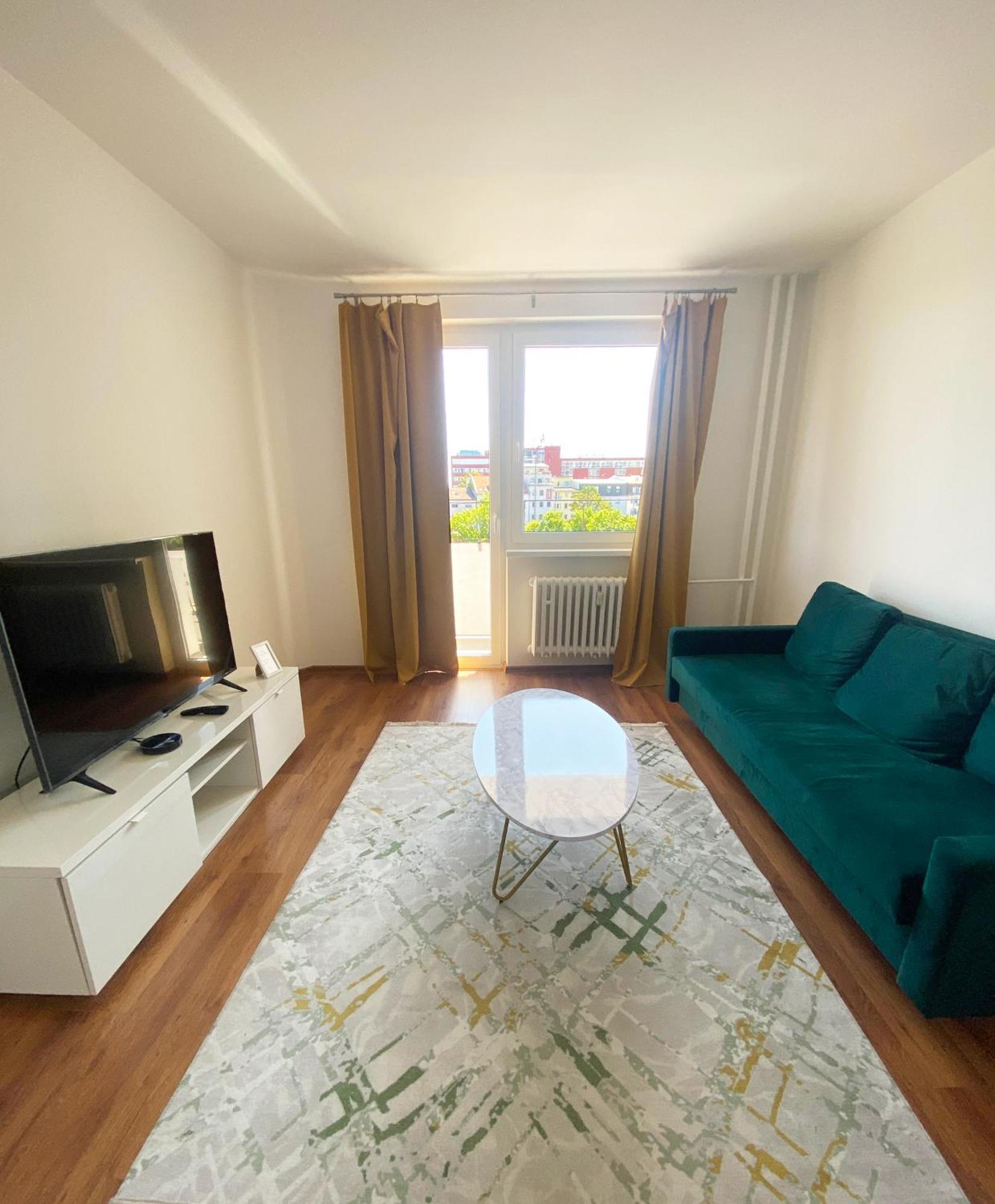 New Colorful Apartment With Big Balcony Bratislava Exterior foto