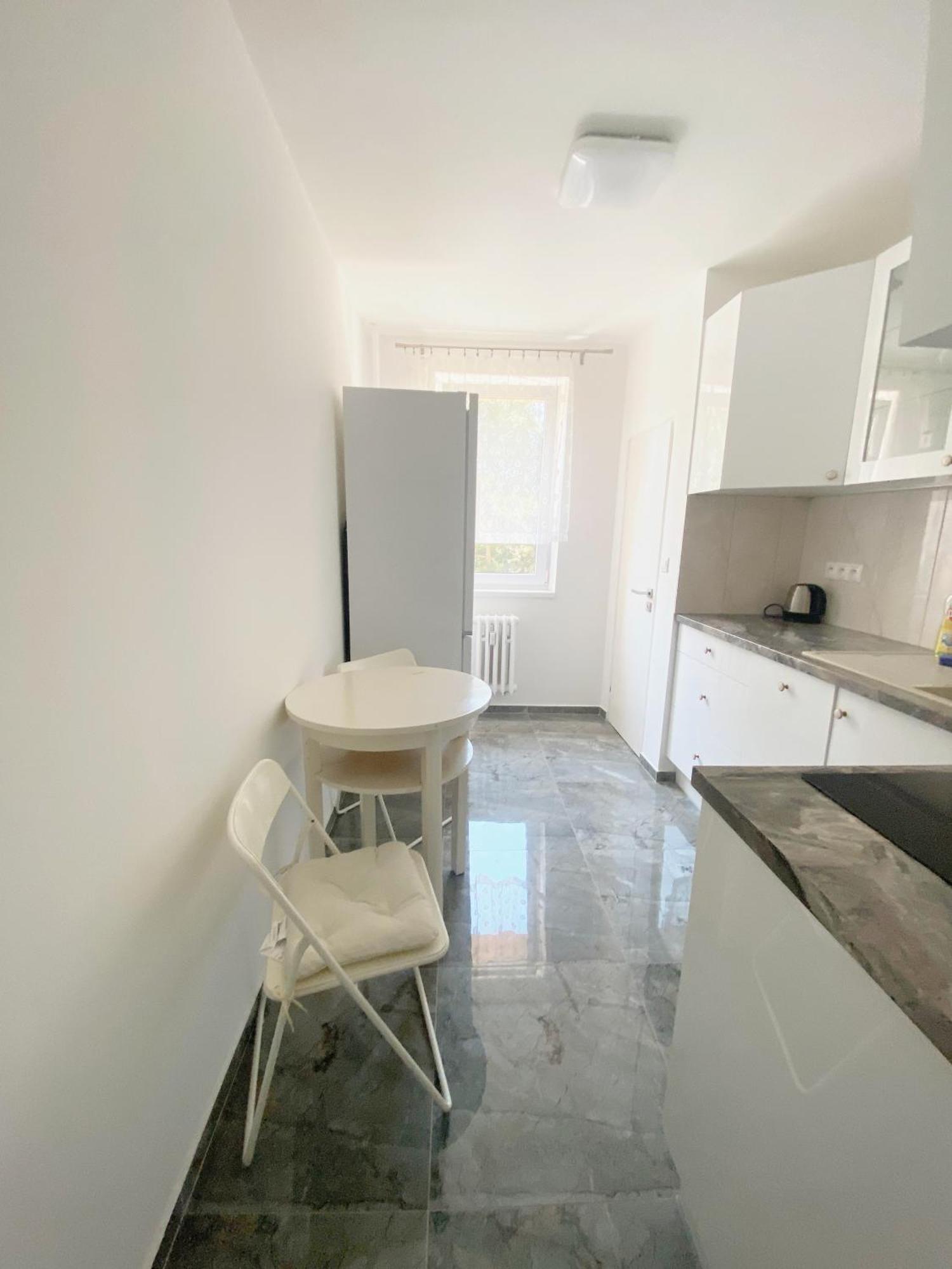 New Colorful Apartment With Big Balcony Bratislava Exterior foto